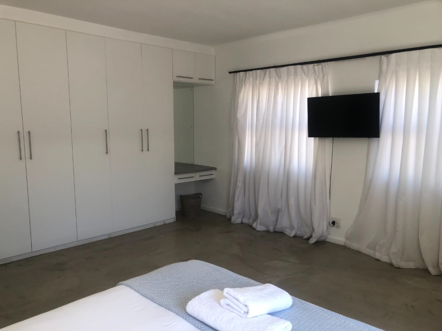 6 Bedroom Property for Sale in Westcliff Western Cape